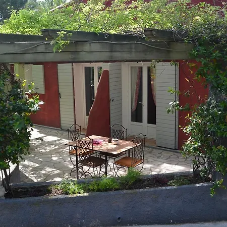 Les Mayombes Roquebrune-sur-Argens Exterior photo