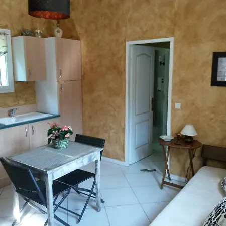 Les Mayombes Roquebrune-sur-Argens Exterior photo