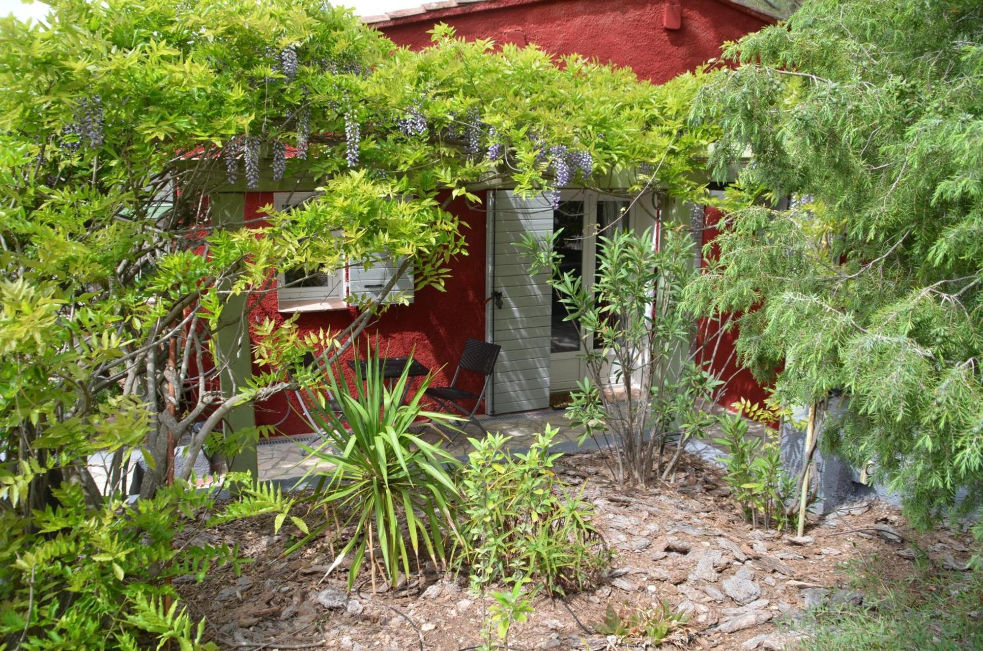 Les Mayombes Bed & Breakfast 3*