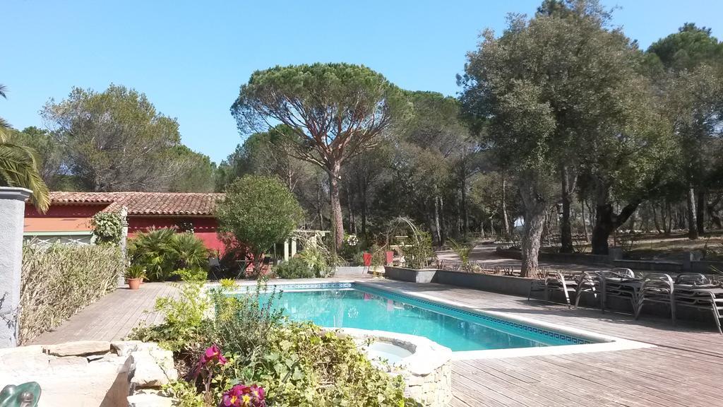 Les Mayombes Bed & Breakfast 3*