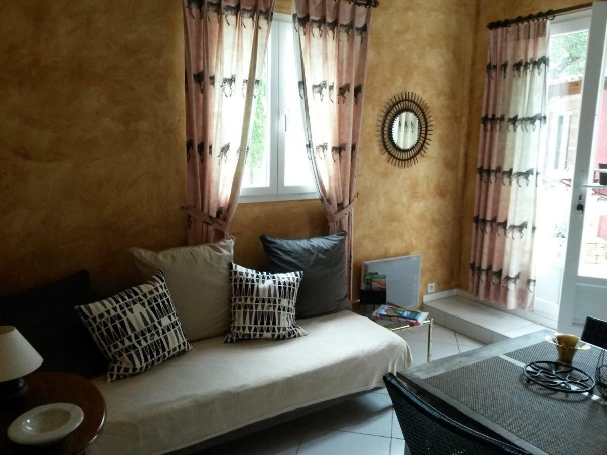 Les Mayombes Bed & Breakfast 3*